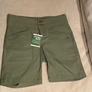 Brand New Women’s hornytoad flextime shorts